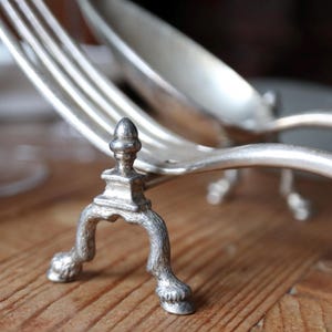 Grande Maison HB Quimper French Faïence Breton Figural Knife Rests, Set