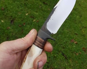 Hand Forged Carbon Steel Bowie Knife: Stag Horn Handle, 5 Inch Blade