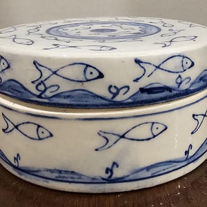 chinese lidded fish box Chinese Fish Trinket