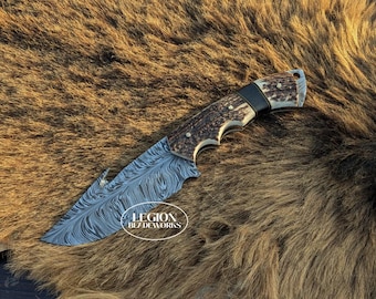 Hand Forged Damascus Steel Bowie Knife: Antler Horn Handle, Leather Sheath
