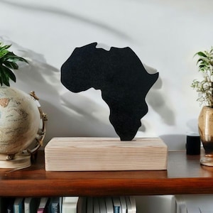 Décoration de table continent africain, sculpture d'étagère en bois, statue d'Afrique minimaliste, cadeau pour amateur de voyage, ornement d'étagère, art de la table