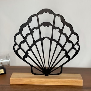 Statue de coquillage en métal avec étagère : décoration de table nautique côtière