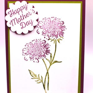 Handgemachte Karte zum Muttertag mit Vintage Blumen Stempel | Elegantes botanisches Design | Aufmerksame Begrüßung für Mamas besonderen Tag