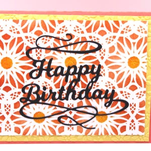 Cartão de aniversário feito à mão com design floral de margaridas laranjas, elegantes camadas em relevo, escrita preta, saudação, cartão de papel feito à mão exclusivo, presente