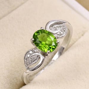 Oval Peridot Ring 925, Angel Wing Bypass Ring, August Birthstone Jewelry,Silver Green Gemstone Ring Filigree Wave Promise Ring, Gift for Her