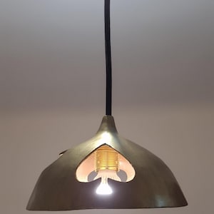 plafonnier avec symboles de poker