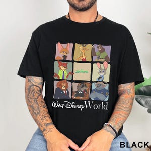 Puede incluir: Camiseta negra con una cuadr&iacute;cula de personajes de Zootopia en cuadrados individuales. La camiseta incluye el texto "Zootopia" y "Walt Disney World" en escritura blanca. La palabra "BLACK" est&aacute; impresa en la esquina inferior derecha.