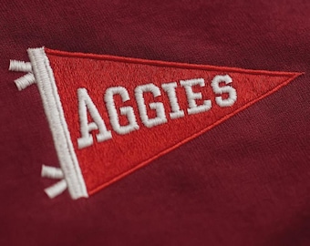 Wzór haftu Aggies: Flaga ducha college'u (pobieranie cyfrowe, 4 rozmiary)