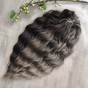 Brown-Mix: BRUSHABLE synthetische DE-Haarlocken (regelmäßig, geflochtene mittlere oder Push-up / Dolly)