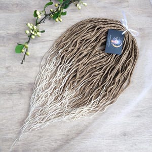Ready to ship: Ombré natural blonde 45 DE synthetic wavy braids