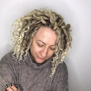 Short 10&quot; natural blonde standard dreaded synthetic curls