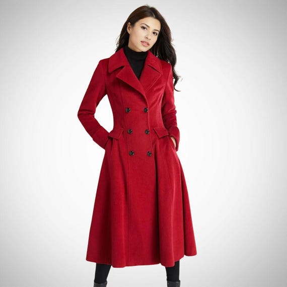 Cappotto in lana rossa fatto a mano: trench invernale da donna