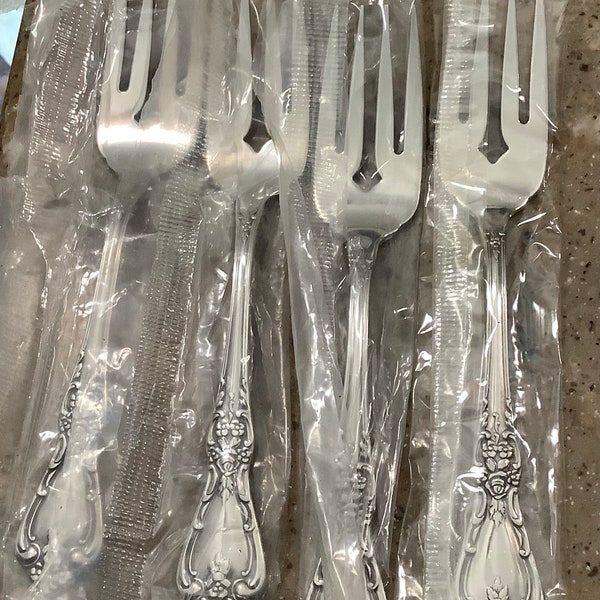 Vintage Oneida Kennett Square Stainless Salad Fork Flatware Set 4 Piece  Unused