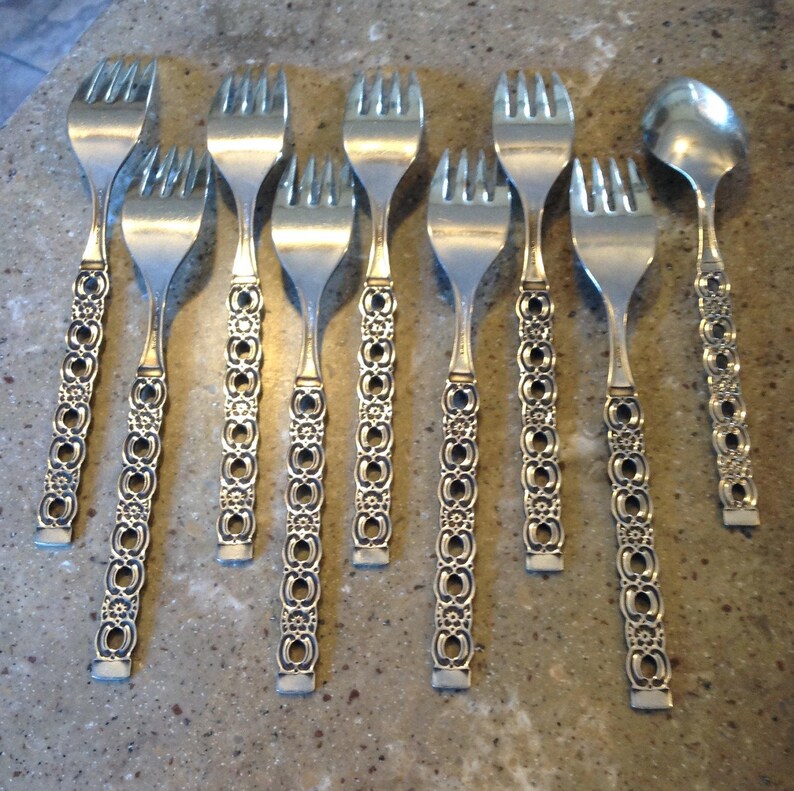 Vintage Oneida Applique Stainless Flatware Salad Fork 8 Piece Filler Set