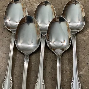 Lot De 7 Cuillères à Soupe Oneida Community Tennyson – Inox – Modèle Crème/bouillon Rond – Vintage