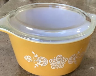 Vintage Pyrex Butterfly Gold Daisy Glass Casserole Refrigerator Bowl 473 Quart