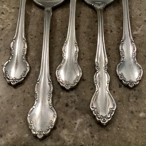 Oneida Juilliard Lot de 4 cuillères à soupe rondes
