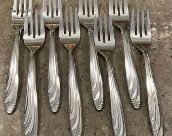 Vintage Spring Lily Stainless Salad Fork 8 Piece Flatware Set International Silver