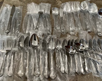 Vintage Utica Discretion Stainless Flatware 55 Piece Set Floral