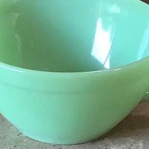 Vintage Fire King Jadeite Batter Bowl Glass with Spout