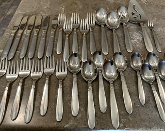 Vintage Creation I International Stainless 32 Piece Set Plus Serving Pieces