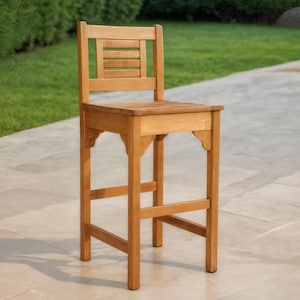 Houten barkruk met rugleuning: zelfgemaakt meubilair (pdf-download)