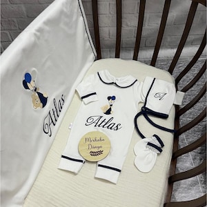 Personalized Custom Hospital Exit with Name 4 Pieces, Embroidered Personalized Baby Gift set for Newborn Babies