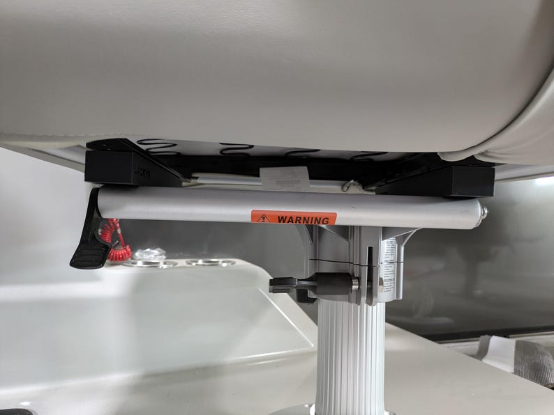 Captain's Chair Seat Riser — Universal 1