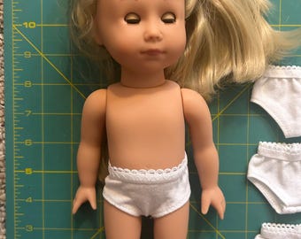 Una braguita blanca de punto para la muñeca Paula Fairy de Gotz de 33 cm.