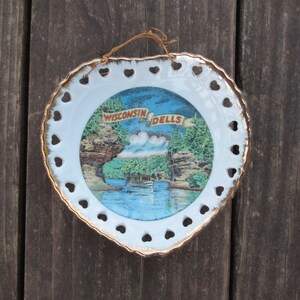 WISCONSIN DELLS Heart Vintage Souvenir Plate – 5 in