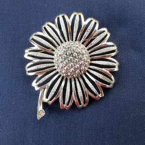 Large Sarah Coventry Vintage Flower Brooch Pin