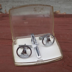 Sailboat 3-pc Cuff Links & Bar Tie Clip Set in Plastic Box, SIlver-Tone, Vintage