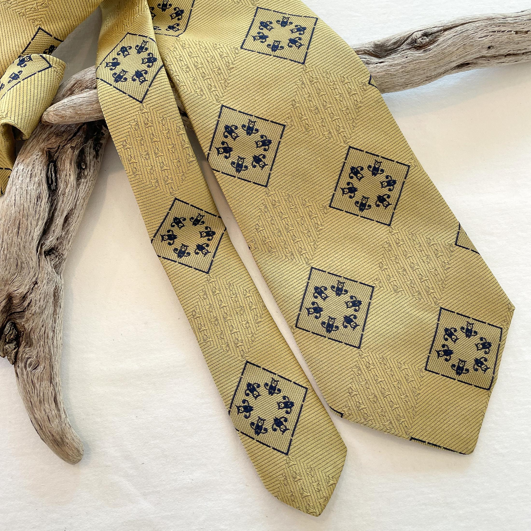 Vintage 70s Wide Tie, Golden Yellow Tiny Owl Polyester Necktie 51 1/2" L x 4" W