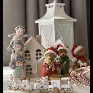 Christmas Teddy Bear Ornament – Vintage Style Holiday Figurine with Plush Toy, Hanging Polystone Decoration (12×6.5 cm) – Choose Your Design image 6
