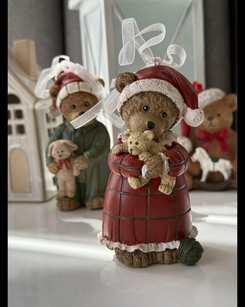 Christmas Teddy Bear Ornament – Vintage Style Holiday Figurine with Plush Toy, Hanging Polystone Decoration (12×6.5 cm) – Choose Your Design image 4