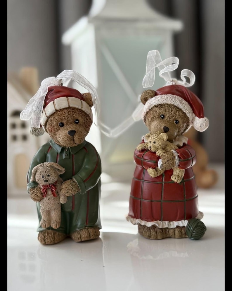 Christmas Teddy Bear Ornament – Vintage Style Holiday Figurine with Plush Toy, Hanging Polystone Decoration (12×6.5 cm) – Choose Your Design image 2