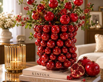Granatapfelvase aus Keramik, rote Fruchtvase, auffällige Blumenvase, mediterrane Wohndekoration, dekorative Tischvase, einzigartiges Keramik-Mittelstück