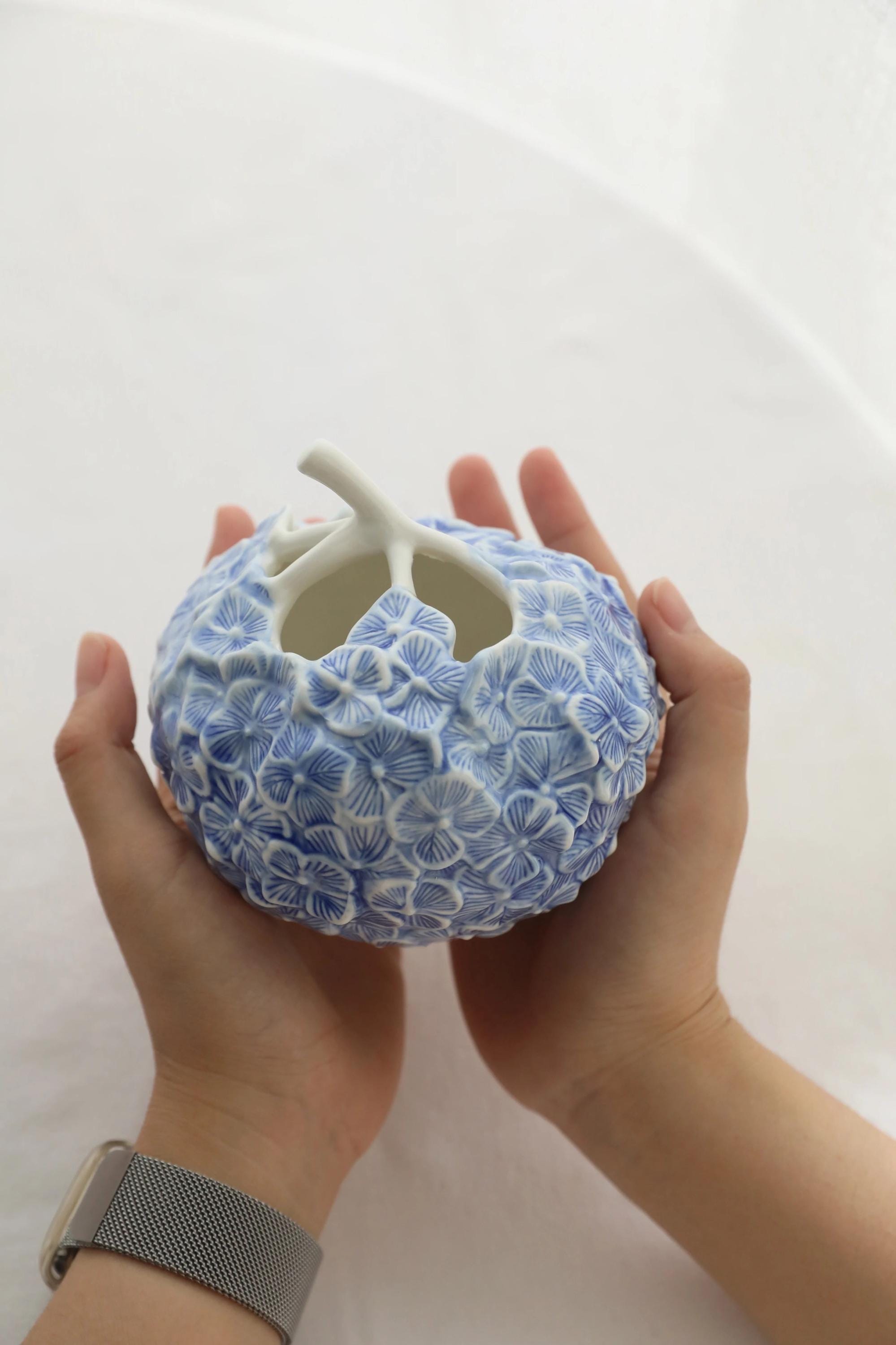 Ceramic Flower Vase – Hydrangea Design – Blue or Pink