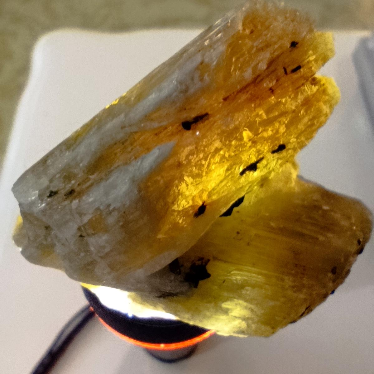 Pierre Rare Zultanite (diaspore) Naturelle 2,28 Carats - Vert, Forme Coussin, Changeante