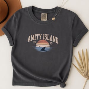 Amity Island Jaws 1975 Shirt, Retro Vintage Shark T-Shirt, Great White Movie Tee, Quint&#39;s Shark Fishing, Unisex Beach Gift Idea Jaws Shirt