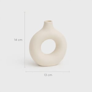 Donut Vase Keramik Design | Moderne Deko in Beige Schwarz Weiß | Skulpturale Vase Boho Stil | Geschenk für Frauen | Handmade Wohnaccessoire bild 10