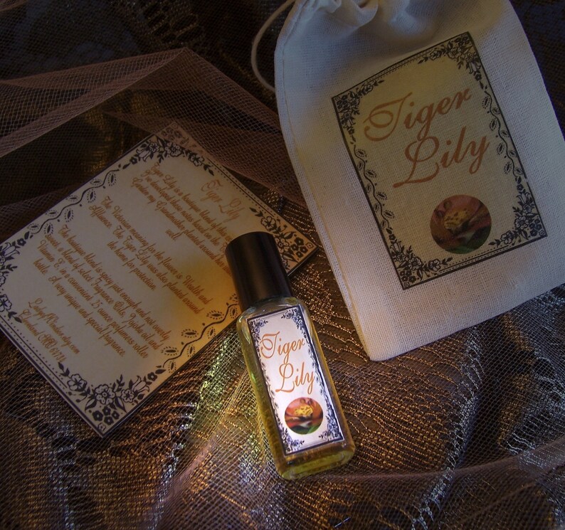 Tiger Lily Perfume A Sweet Spicy Floral Bouquet Etsy