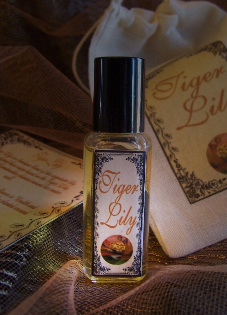 Tiger Lily Perfume A Sweet Spicy Floral Bouquet Etsy