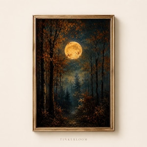 Puede incluir: Una impresión de arte mural enmarcada vertical que representa una escena de bosque oscuro de noche con una gran luna llena dorada y brillante en el centro del cielo. Los árboles tienen follaje otoñal naranja y marrón, con el texto TINKERLOOM abajo.