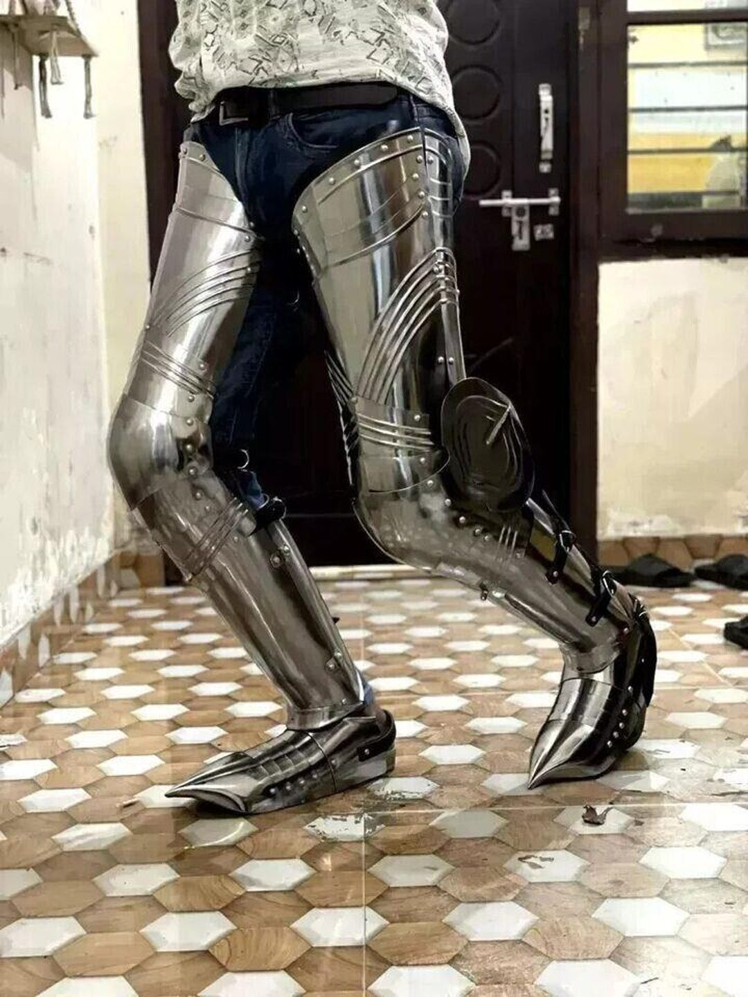 Handcrafted Medieval Steel Leg Armor – Full Leg Protection for Cosplay ...