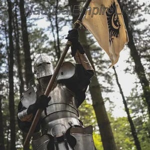Armatura completa da cavaliere medievale con barbuta – Costume da crociato con barbuta – Costume in acciaio indossabile per LARP, rievocazioni storiche ed esposizioni immagine 3