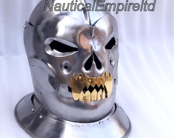 Casco de fantasía medieval con calavera y dientes de latón: armadura de guerrero para cosplay