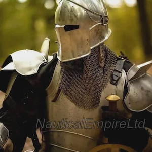 Armatura completa da cavaliere medievale con barbuta – Costume da crociato con barbuta – Costume in acciaio indossabile per LARP, rievocazioni storiche ed esposizioni immagine 2