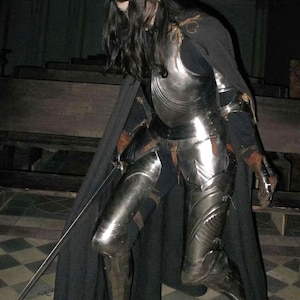 Handgemaakt middeleeuws pantser voor vrouwen Lady Warrior volledig pantser LARP- en cosplaykostuum