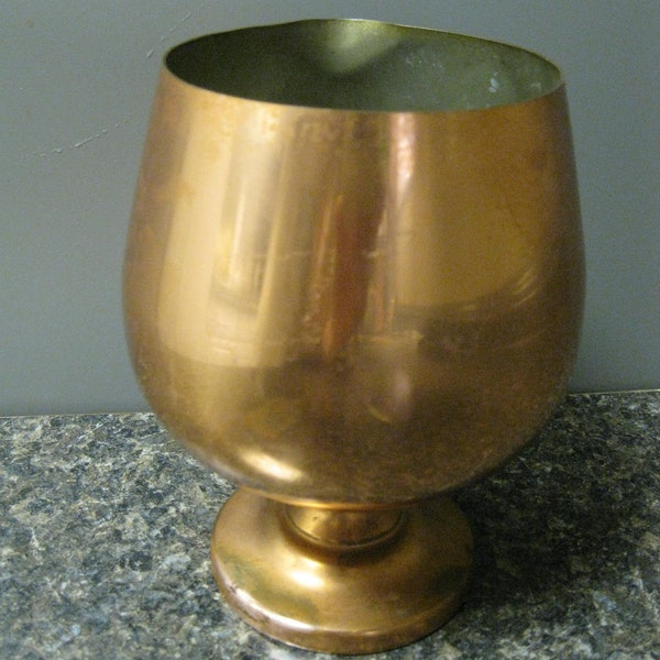 Vintage Copper Craft Guild  Pedestal Goblet Brandy Snifter. Measures About 5 3/4" Tall. Made In Taunton, Mass. USA. Shows Wear. Needs TLC.